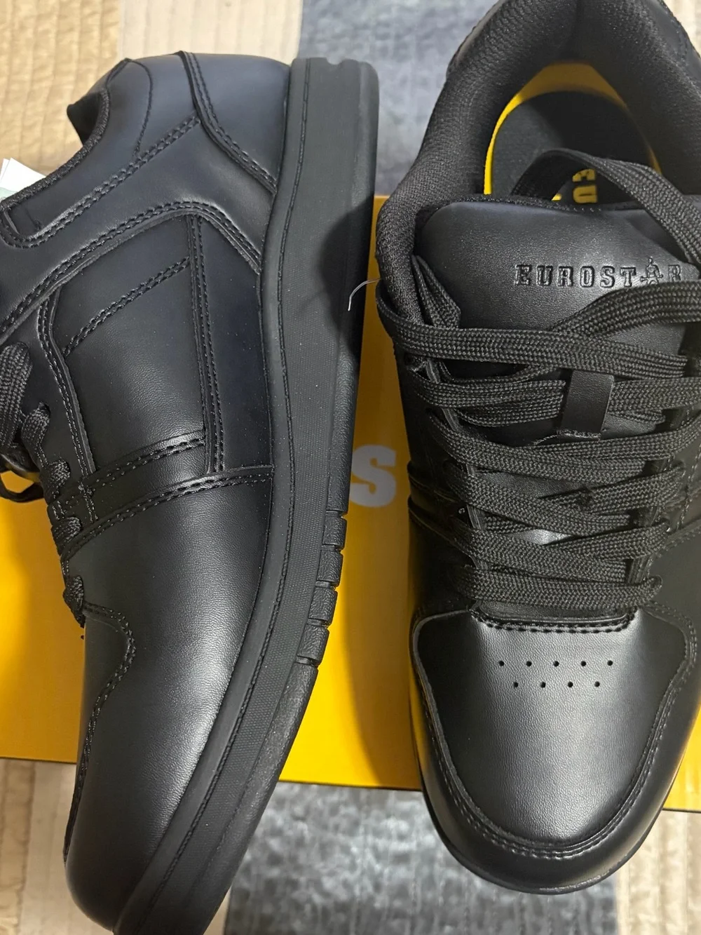 Men's Black Work-Ready Leather Sneakers